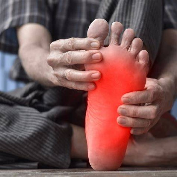 How can I stop my feet hurting at warehouse?