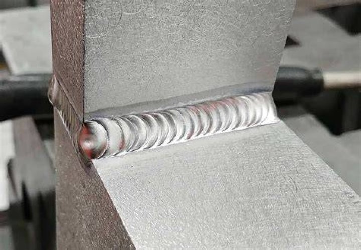Is aluminum smooth or rough?