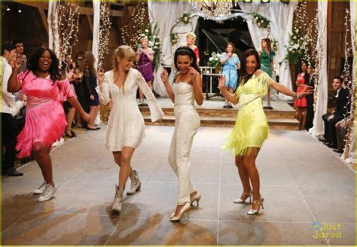 What episode do Brittany and Santana get married?
