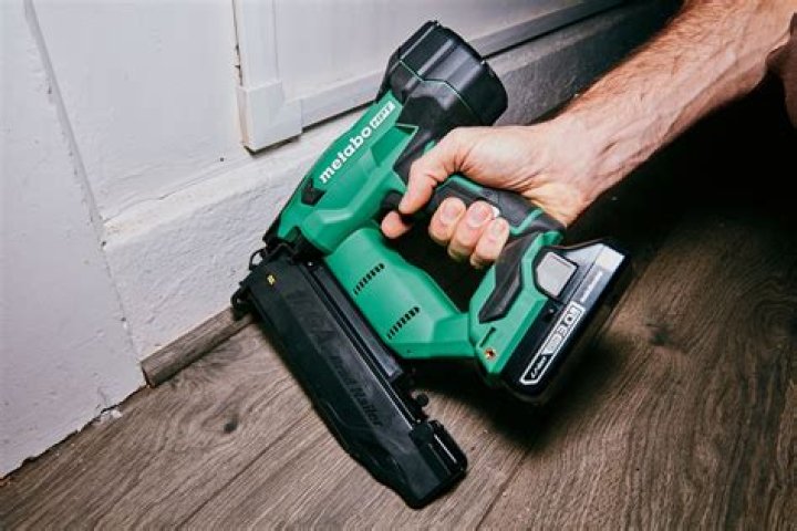 What kind of nailer do you use for vinyl siding?