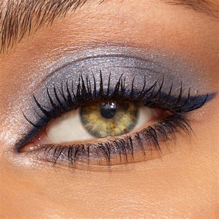 Which colour is best for eyeliner?